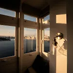 Extraordinary Views In A In Apartment *