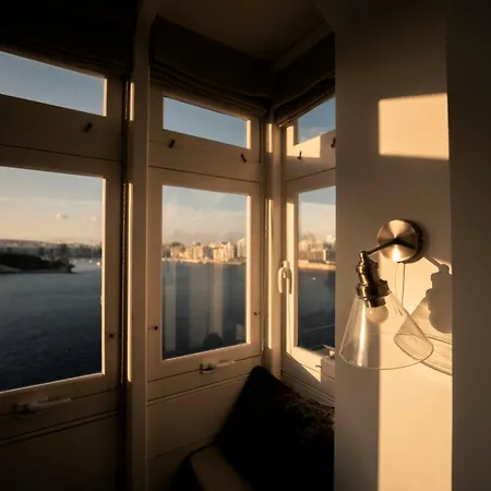 Extraordinary Views In A In Apartment *