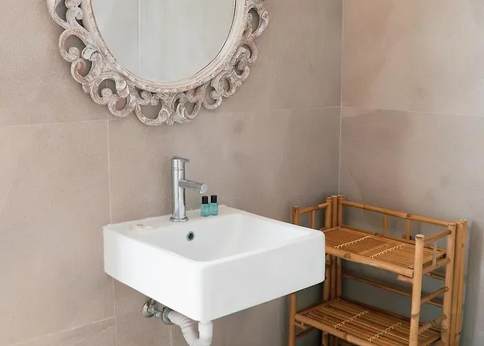 Extraordinary Views In A In Apartment Valletta